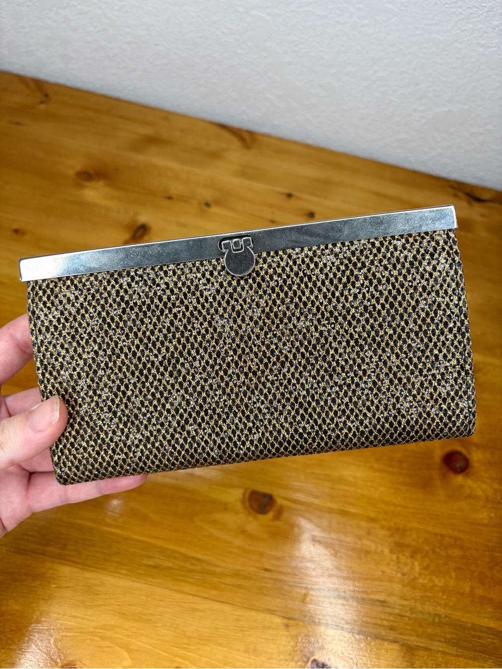 Bebe Clutch Purse Gold Metallic Mesh Metropolitan Silver Metal Clasp Formal Glam